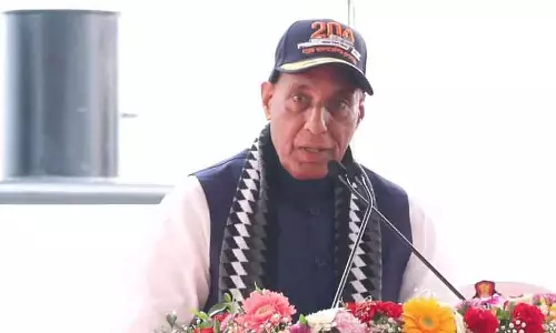 राजनाथ सिंह ने गोवा में ICG के प्रदूषण नियंत्रण पोत समुद्र प्रताप को चालू किया राजनाथ सिंह ने गोवा में ICG के प्रदूषण नियंत्रण पोत समुद्र प्रताप को चालू किया