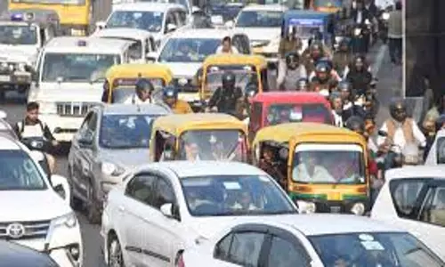 Lucknow: भीषण जाम के बाद प्रशासन ने किया फेरबदल