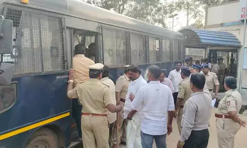 Bellary रेड्डी दंगा मामला: बंदूकधारी समेत 26 लोग गिरफ्तार, 6 FIR दर्ज
