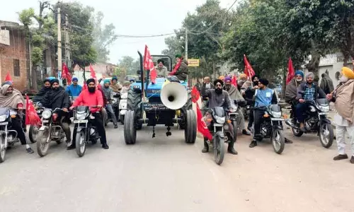 SKM ने केंद्र की ‘किसान विरोधी’ नीतियों का विरोध किया SKM ने केंद्र की ‘किसान विरोधी’ नीतियों का विरोध किया