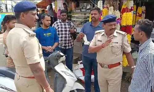 हेलमेट पहनना ज़रूरी: तीन दिन में 122 मामले हेलमेट पहनना ज़रूरी: तीन दिन में 122 मामले