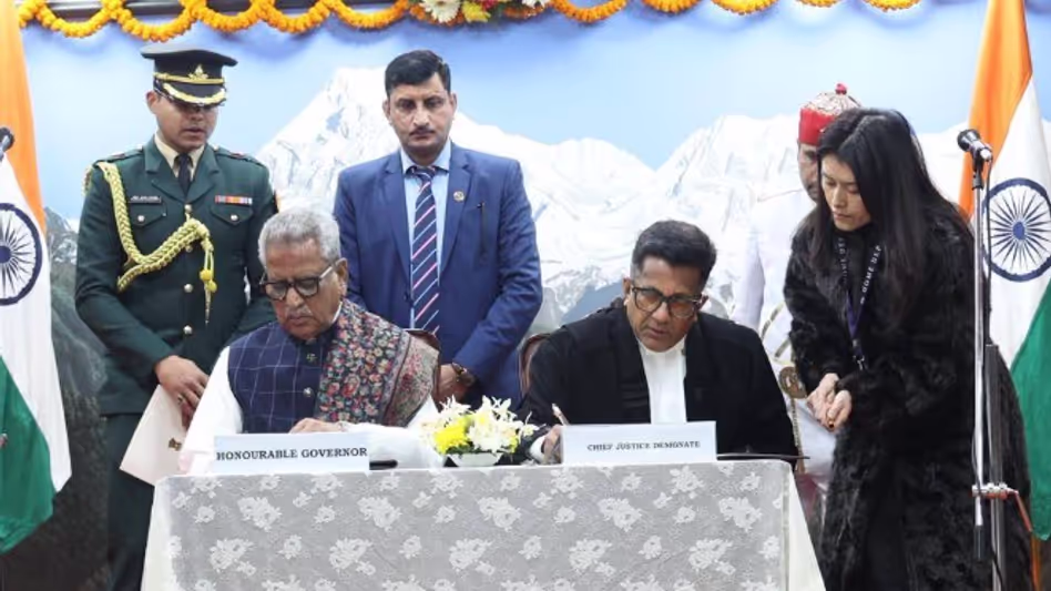 जस्टिस ए मुहम्मद मुस्ताक ने Sikkim हाई कोर्ट के चीफ जस्टिस के तौर पर शपथ ली जस्टिस ए मुहम्मद मुस्ताक ने Sikkim हाई कोर्ट के चीफ जस्टिस के तौर पर शपथ ली