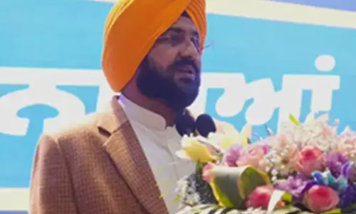 Mohali: पंजाब में नशे के खिलाफ अभियान में घर-घर सर्वे Mohali: पंजाब में नशे के खिलाफ अभियान में घर-घर सर्वे