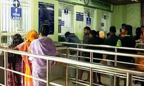 डॉक्टरों का आंदोलन तेज, रोजाना दो घंटे OPD बंद रहने से ओडिशा में स्वास्थ्य सेवाएं प्रभावित डॉक्टरों का आंदोलन तेज, रोजाना दो घंटे OPD बंद रहने से ओडिशा में स्वास्थ्य सेवाएं प्रभावित