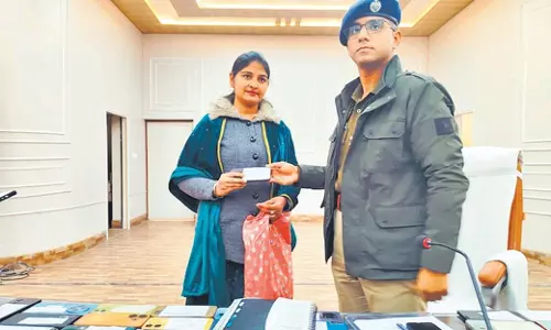 Bareilly: गुम मोबाइल वापस मिलने से नागरिकों के चेहरे खिले