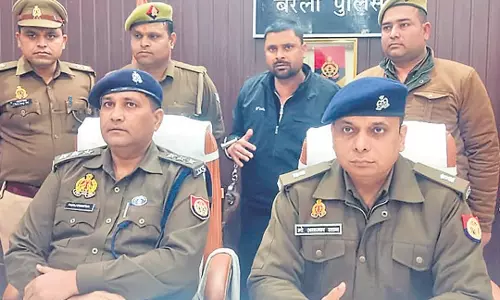 Bareilly: पीलीभीत हत्याकांड में अनीस-नदीम की पत्नी का नाम आया सामने Bareilly: पीलीभीत हत्याकांड में अनीस-नदीम की पत्नी का नाम आया सामने