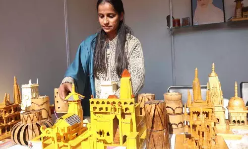 Hamirpur की बांस कलाकार महिला उद्यमिता का रास्ता दिखाती हैं