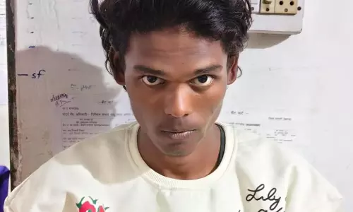 मंडाई में धारदार चाकू लहराकर लोगों को डराया, युवक गिरफ्तार मंडाई में धारदार चाकू लहराकर लोगों को डराया, युवक गिरफ्तार