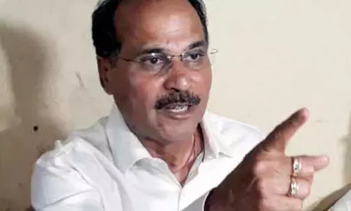 Odisha: कांग्रेस नेता अधीर ने बंगाली प्रवासी मज़दूरों से मुलाकात की Odisha: कांग्रेस नेता अधीर ने बंगाली प्रवासी मज़दूरों से मुलाकात की