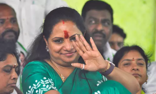 Kavitha ने नई पार्टी बनाई, तेलंगाना में राजनीतिक वापसी का वादा Kavitha ने नई पार्टी बनाई, तेलंगाना में राजनीतिक वापसी का वादा