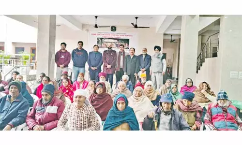 Dr. Sushil ने होम फॉर एज्ड एंड इन्फर्म में फ्री कार्डियक हेल्थ कैंप लगाया Dr. Sushil ने होम फॉर एज्ड एंड इन्फर्म में फ्री कार्डियक हेल्थ कैंप लगाया