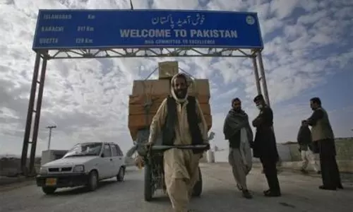 Pakistan: प्रदर्शनकारियों ने तोरखम सीमा को तुरंत फिर से खोलने की मांग की