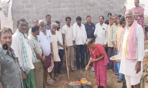 Gattikallu में भीमीरेड्डी नरसिम्हा रेड्डी की मूर्ति की आधारशिला रखी गई Gattikallu में भीमीरेड्डी नरसिम्हा रेड्डी की मूर्ति की आधारशिला रखी गई