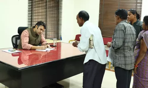 कलेक्टर ने सुनी लोगों की समस्याएं, अधिकारियों को त्वरित कार्रवाई के दिए निर्देश