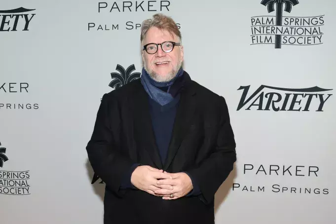 Guillermo डेल टोरो ने कला और लोकतंत्र के बीच संबंध पर जोर दिया