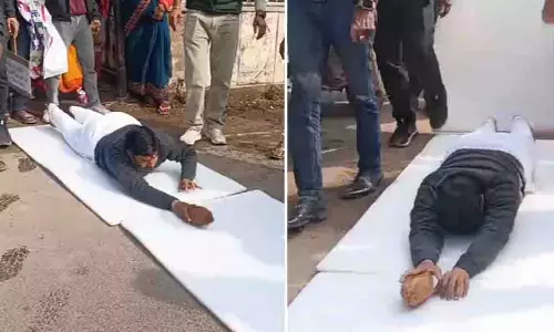 Indore हादसे के बाद ग्वालियर में पार्षद ने पानी सुधार के लिए यात्रा की Indore हादसे के बाद ग्वालियर में पार्षद ने पानी सुधार के लिए यात्रा की