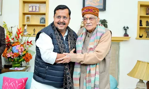 Nitin Naveen और राम नाथ कोविंद ने मुरली मनोहर जोशी को जन्मदिन की बधाई दी