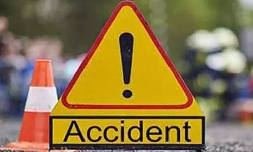 Amritsar-Attari बाईपास रोड पर तेज रफ्तार ट्रक ने बाइक को टक्कर मार दी, वीडियो पत्रकार की मौत Amritsar-Attari बाईपास रोड पर तेज रफ्तार ट्रक ने बाइक को टक्कर मार दी, वीडियो पत्रकार की मौत