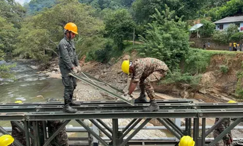 भारतीय सेना ने श्रीलंका में बहाल किया सड़क संपर्क, सफर का समय हुआ आधा भारतीय सेना ने श्रीलंका में बहाल किया सड़क संपर्क, सफर का समय हुआ आधा