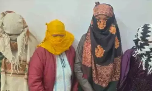 प्रयागराज में IAS अधिकारी के किराए के घर पर वेश्यालय का भंडाफोड़
