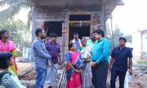Indiramma घरों का निर्माण जल्दी पूरा किया जाना चाहिए: कलेक्टर हनुमंथा राव