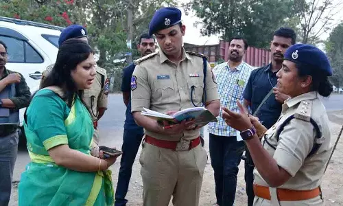 Collector CP ने गलत माप को लेकर रेत खदान मालिकों को चेतावनी दी Collector CP ने गलत माप को लेकर रेत खदान मालिकों को चेतावनी दी