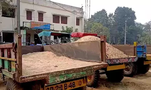 Odisha के जगतसिंहपुर में रेत माफिया ने पुलिस को टारगेट किया