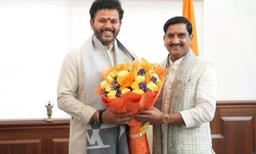 केंद्रीय राज्यमंत्री तोखन साहू ने नागर विमानन मंत्री से की शिष्टाचार भेंट केंद्रीय राज्यमंत्री तोखन साहू ने नागर विमानन मंत्री से की शिष्टाचार भेंट