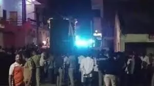 Maharashtra: गुरुद्वारे की गद्दी को लेकर दो गुटों में हिंसक झड़प, 8 गिरफ्तार Maharashtra: गुरुद्वारे की गद्दी को लेकर दो गुटों में हिंसक झड़प, 8 गिरफ्तार