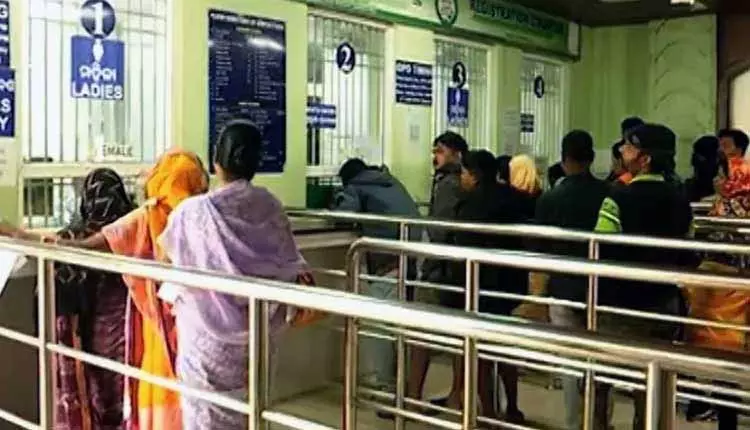 डॉक्टरों का आंदोलन तेज, रोजाना दो घंटे OPD बंद रहने से ओडिशा में स्वास्थ्य सेवाएं प्रभावित डॉक्टरों का आंदोलन तेज, रोजाना दो घंटे OPD बंद रहने से ओडिशा में स्वास्थ्य सेवाएं प्रभावित