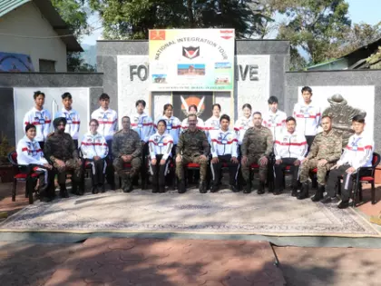 Arunachal: सेना ने छात्रों के लिए राष्ट्रीय एकता यात्रा का आयोजन किया Arunachal: सेना ने छात्रों के लिए राष्ट्रीय एकता यात्रा का आयोजन किया