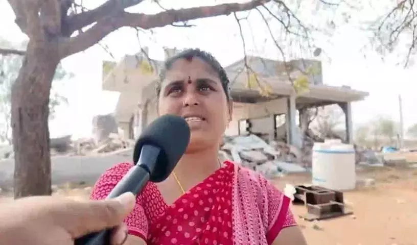पीड़ितों ने अपने घर खोने के लिए Congress को दोषी ठहराया पीड़ितों ने अपने घर खोने के लिए Congress को दोषी ठहराया