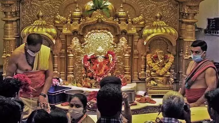 Shri सिद्धिविनायक मंदिर ने अंगारकी संकष्टी चतुर्थी और सिंदूर लेपन के लिए स्पेशल दर्शन की घोषणा की Shri सिद्धिविनायक मंदिर ने अंगारकी संकष्टी चतुर्थी और सिंदूर लेपन के लिए स्पेशल दर्शन की घोषणा की