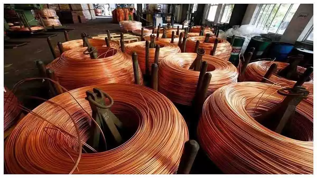 वैश्विक सप्लाई चिंताओं के बीच MCX पर कॉपर वायदा 1% से ज्यादा चढ़ा वैश्विक सप्लाई चिंताओं के बीच MCX पर कॉपर वायदा 1% से ज्यादा चढ़ा