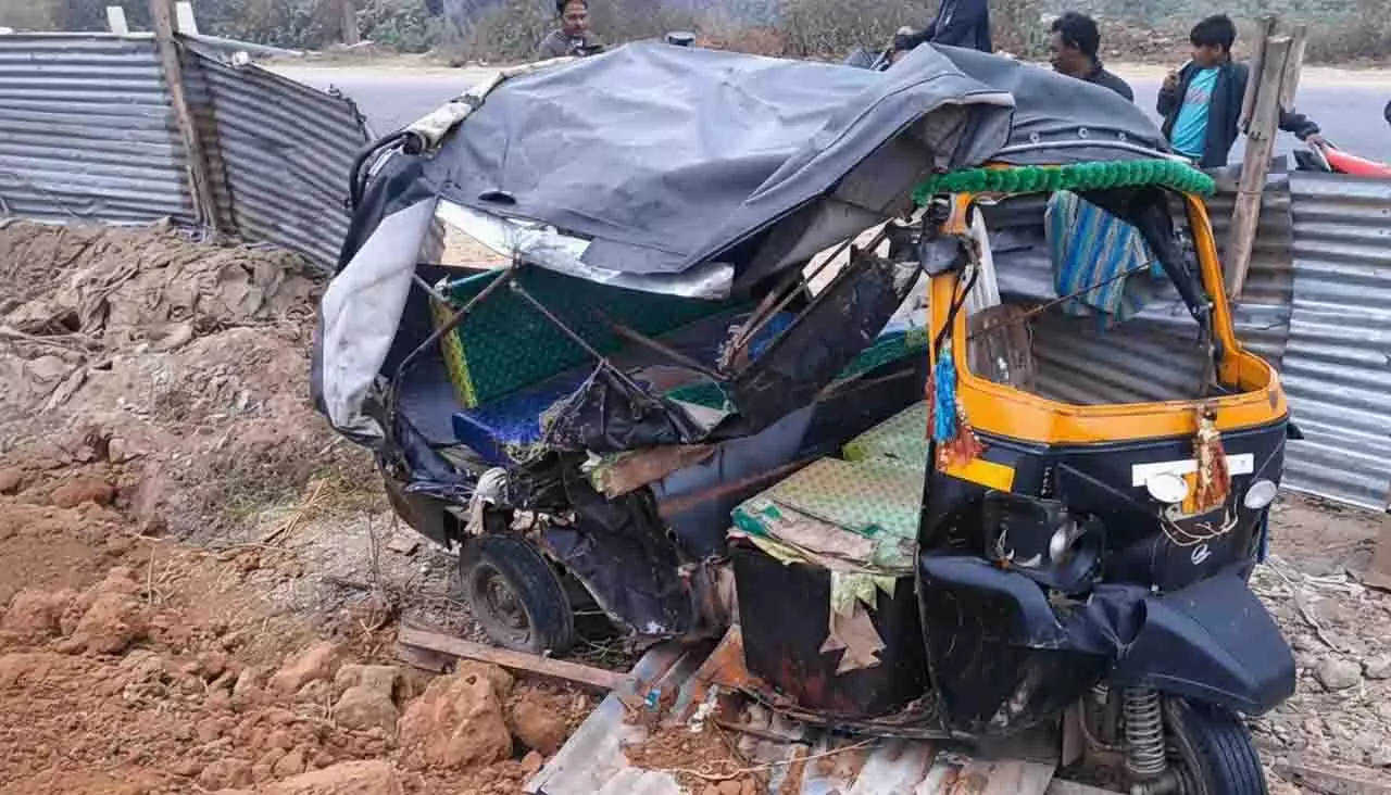 Sonpur में कार की टक्कर से ऑटो में सवार दो लोग घायल हो गए Sonpur में कार की टक्कर से ऑटो में सवार दो लोग घायल हो गए