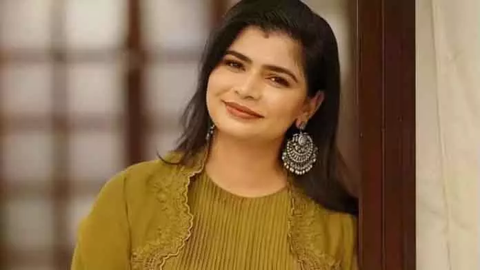 Chinmayi Sripada का बड़ा कदम: विवादित फिल्म द्रौपदी 2 के लिए गाना गाने पर मांगी माफी Chinmayi Sripada का बड़ा कदम: विवादित फिल्म द्रौपदी 2 के लिए गाना गाने पर मांगी माफी