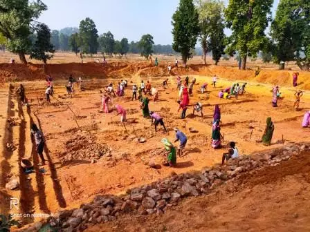 प्रत्येक ग्राम पंचायत में मांग के आधार पर उपलब्ध कराएं रोजगार के अवसर: डॉ. आशुतोष चतुर्वेदी प्रत्येक ग्राम पंचायत में मांग के आधार पर उपलब्ध कराएं रोजगार के अवसर: डॉ. आशुतोष चतुर्वेदी