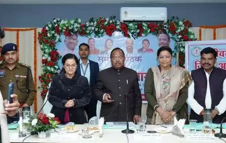 प्रभारी मंत्री रामविचार नेताम ने 266 हितग्राहियों को डीबीटी से वितरित किए 31.92 लाख रुपये प्रभारी मंत्री रामविचार नेताम ने 266 हितग्राहियों को डीबीटी से वितरित किए 31.92 लाख रुपये