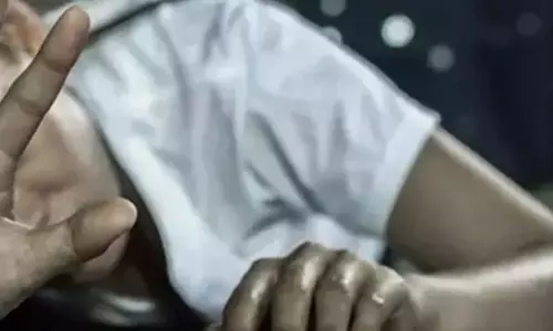 महिला अधिकारी की बेटी ने किया सुसाइड, प्री-बोर्ड परीक्षा में कम नंबर आने पर उठा ली गलत कदम महिला अधिकारी की बेटी ने किया सुसाइड, प्री-बोर्ड परीक्षा में कम नंबर आने पर उठा ली गलत कदम