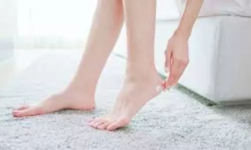Home Remedies For Crack Heels: फटी एड़ियों को रातभर में ठीक करने के उपाय Home Remedies For Crack Heels: फटी एड़ियों को रातभर में ठीक करने के उपाय