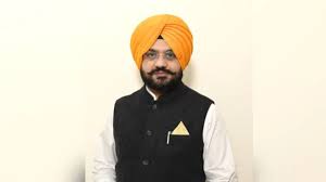 Punjab minister तरुणप्रीत सोंड ने अकाल तख्त के सामने सफाई पेश की