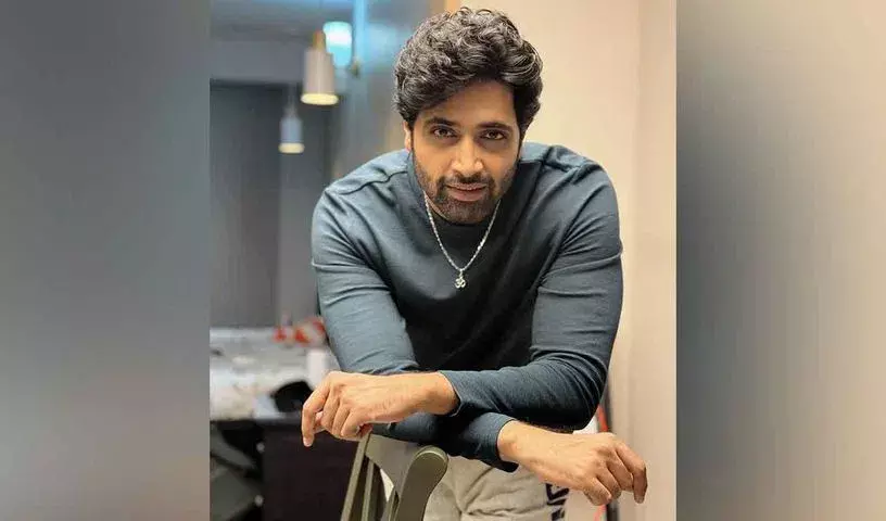तू चीज़ बड़ी है मस्त, डकैत में शामिल होना मेरे बचपन से जुड़ा है: अदिवी शेष