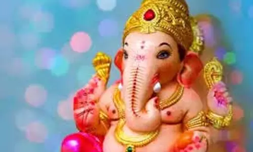 Sakat Chauth Vrat Aarti: इस आरती के बिना अधूरा है सकट चौथ का व्रत, पढ़ें पूरी आरती और सही विधि Sakat Chauth Vrat Aarti: इस आरती के बिना अधूरा है सकट चौथ का व्रत, पढ़ें पूरी आरती और सही विधि