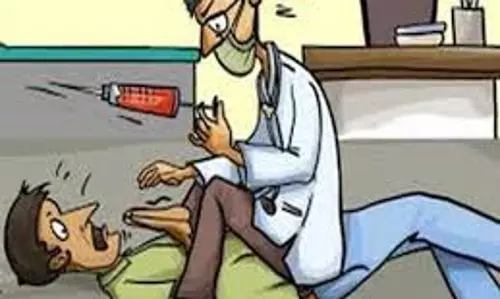 Mirzapur: झोलाछाप डॉक्टर की लापरवाही से गई किशोर की जान Mirzapur: झोलाछाप डॉक्टर की लापरवाही से गई किशोर की जान