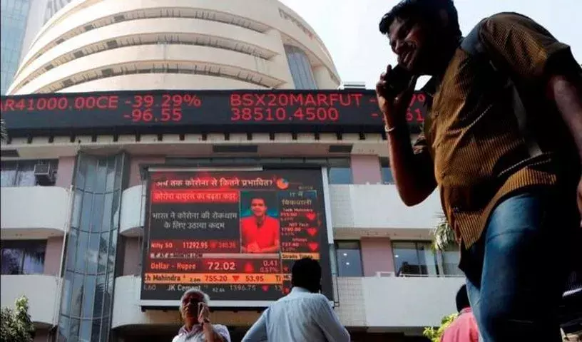 रिलायंस इंडस्ट्रीज और HDFC बैंक में बिकवाली से शेयर बाजार में शुरुआती कारोबार में गिरावट रिलायंस इंडस्ट्रीज और HDFC बैंक में बिकवाली से शेयर बाजार में शुरुआती कारोबार में गिरावट