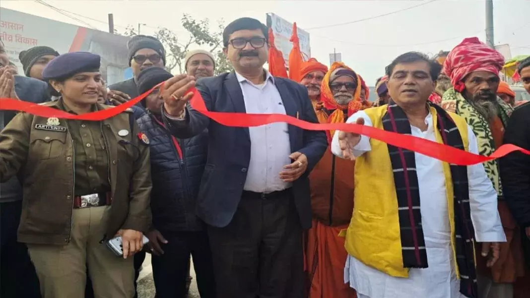 Farrukhabad: सदर विधायक मेजर ने मेला सड़क का लोकार्पण समारोह किया Farrukhabad: सदर विधायक मेजर ने मेला सड़क का लोकार्पण समारोह किया