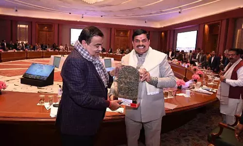 Gadkari ने मध्य प्रदेश के 61 नेशनल हाईवे प्रोजेक्ट्स का रिव्यू किया Gadkari ने मध्य प्रदेश के 61 नेशनल हाईवे प्रोजेक्ट्स का रिव्यू किया