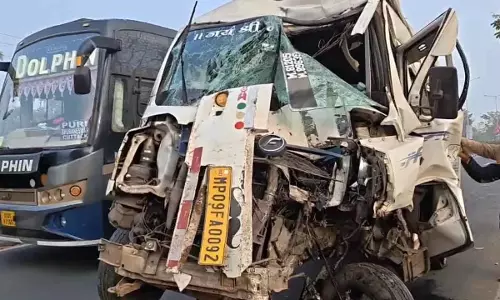 Odisha: भुवनेश्वर-पुरी NH पर टूरिस्ट बस के बिजली के खंभे से टकराने से 6 लोग घायल, 1 की हालत गंभीर Odisha: भुवनेश्वर-पुरी NH पर टूरिस्ट बस के बिजली के खंभे से टकराने से 6 लोग घायल, 1 की हालत गंभीर