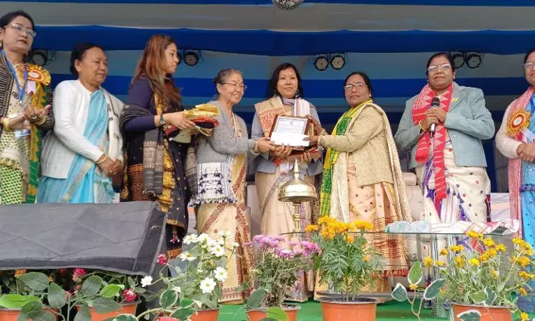 Assam:  डॉ. गायत्री गोगोई को मेमोरियल अवॉर्ड से किया गया सम्मान