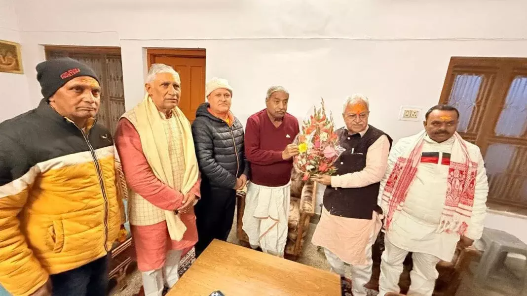 Ayodhya: राम मंदिर आंदोलन के नेता से लक्ष्मीकांत वाजपेई की चर्चा Ayodhya: राम मंदिर आंदोलन के नेता से लक्ष्मीकांत वाजपेई की चर्चा